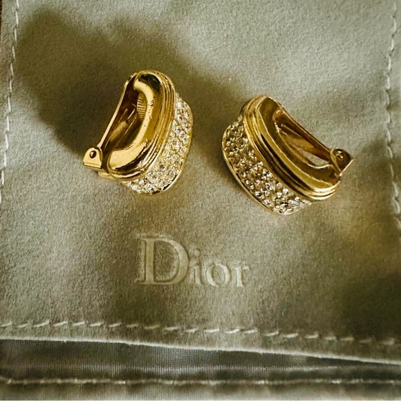 VINTAGE SIGNED 1980s CHRISTIAN DIOR EARRINGS Clip On with DIOR Pouch - Picture 2 of 11